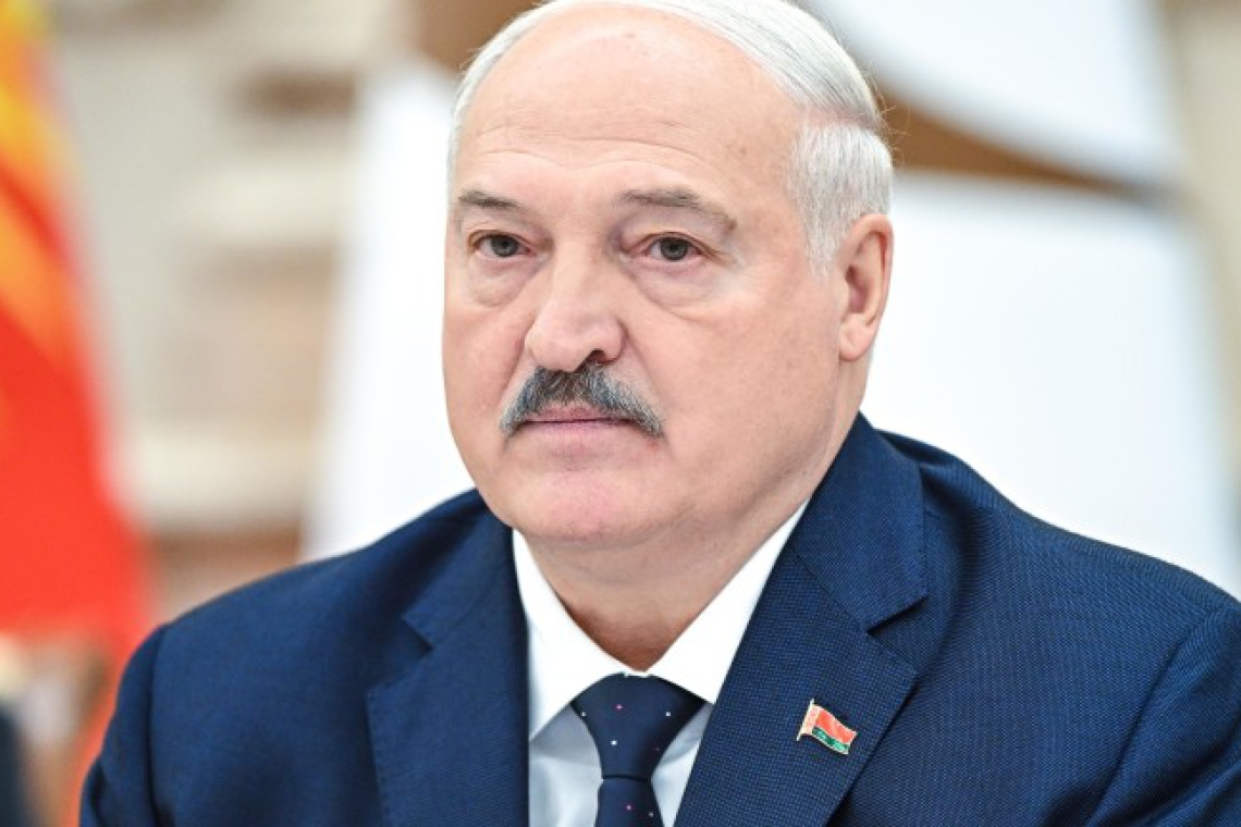 Лукашенко: Мощното руско оръжие е зад моя гръб
